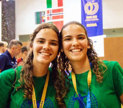 Meet Alexandra and Alejandra: Our twin volunteers